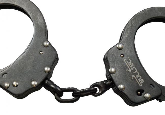BULLTEC Handschelle mit Kette - brünierte/reflex-freie Ausführung - jetzt wieder lieferbar